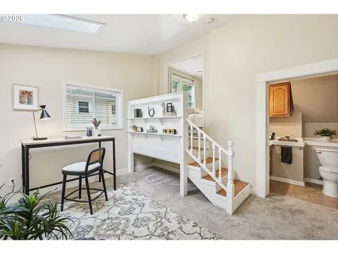 7427 SE Woodstock Boulevard Portland OR 97206