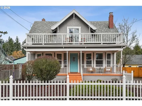 7427 SE Woodstock Boulevard Portland OR 97206