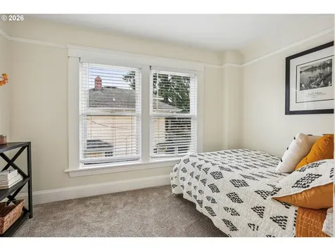 7427 SE Woodstock Boulevard Portland OR 97206