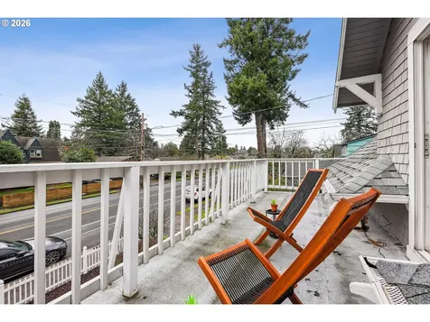 7427 SE Woodstock Boulevard Portland OR 97206