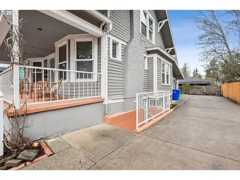 7427 SE Woodstock Boulevard Portland OR 97206