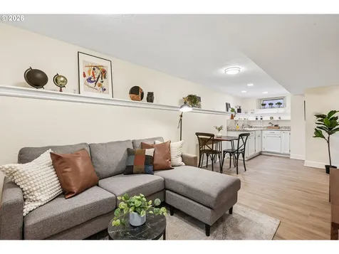 7427 SE Woodstock Boulevard Portland OR 97206