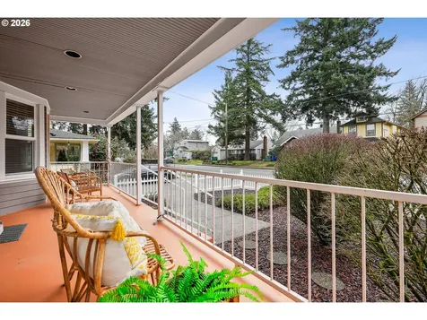 7427 SE Woodstock Boulevard Portland OR 97206