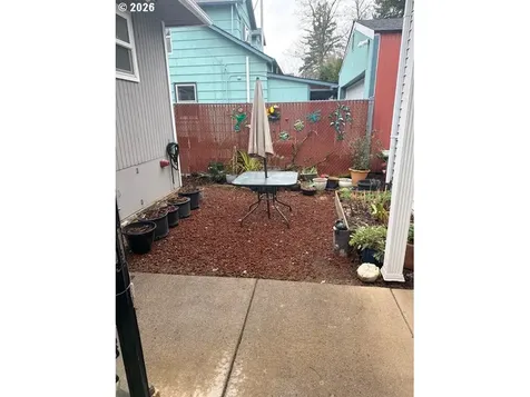 7427 SE Woodstock Boulevard Portland OR 97206