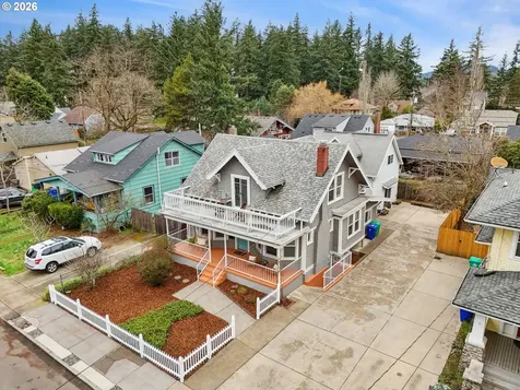 7427 SE Woodstock Boulevard Portland OR 97206
