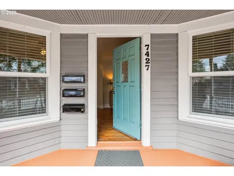 7427 SE Woodstock Boulevard Portland OR 97206