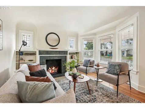7427 SE Woodstock Boulevard Portland OR 97206