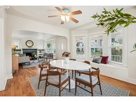 7427 SE Woodstock Boulevard Portland OR 97206