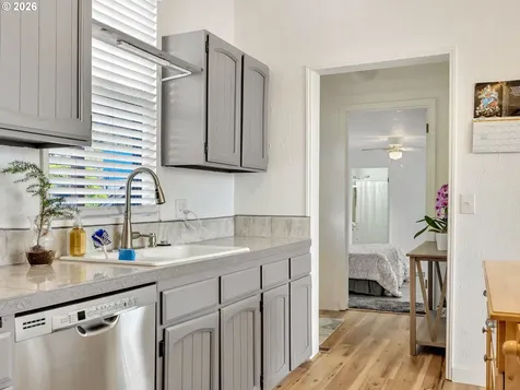 530 SE Marlin Avenue Warrenton OR 97146