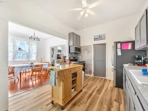 530 SE Marlin Avenue Warrenton OR 97146