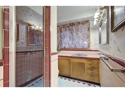 6420 NE 41st Avenue Portland OR 97211