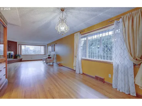 6420 NE 41st Avenue Portland OR 97211