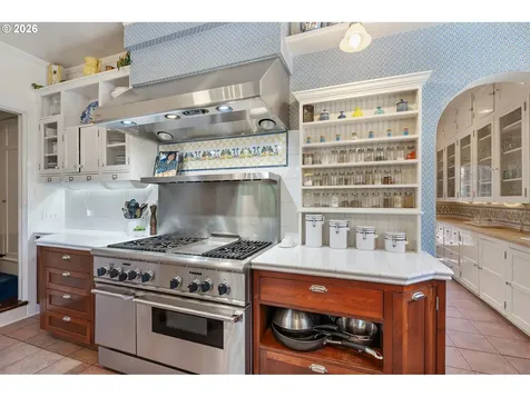 3574 E Burnside Street Portland OR 97214