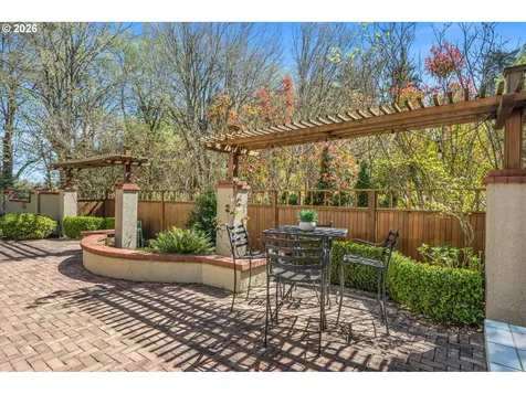3574 E Burnside Street Portland OR 97214
