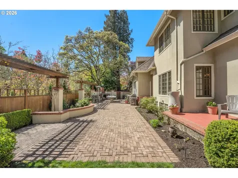 3574 E Burnside Street Portland OR 97214