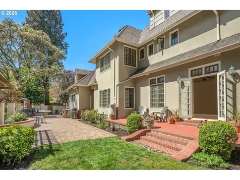3574 E Burnside Street Portland OR 97214