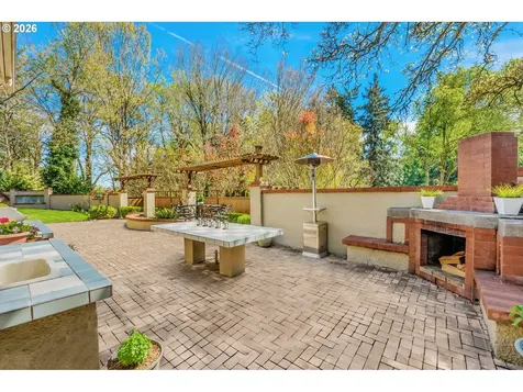 3574 E Burnside Street Portland OR 97214