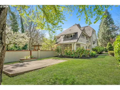 3574 E Burnside Street Portland OR 97214