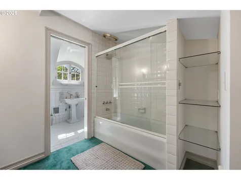 3574 E Burnside Street Portland OR 97214