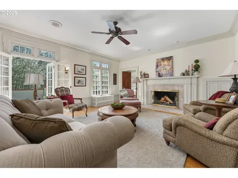 3574 E Burnside Street Portland OR 97214