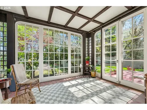 3574 E Burnside Street Portland OR 97214