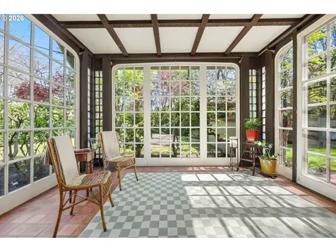 3574 E Burnside Street Portland OR 97214