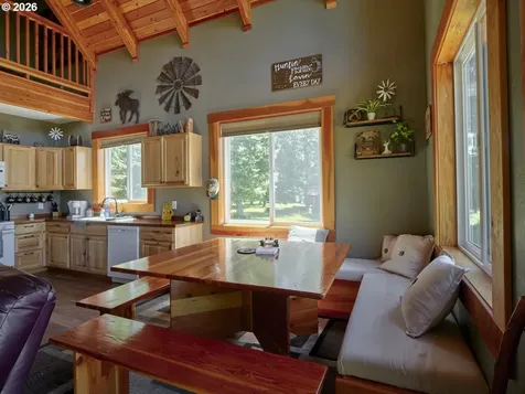 502 Loowit Lane Cougar WA 98616