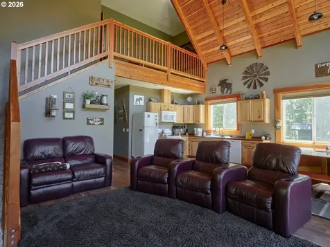 502 Loowit Lane Cougar WA 98616