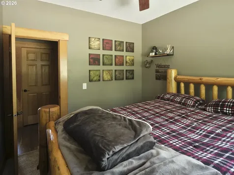 502 Loowit Lane Cougar WA 98616