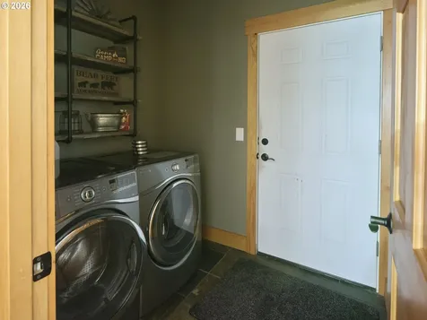 502 Loowit Lane Cougar WA 98616