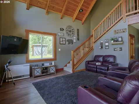 502 Loowit Lane Cougar WA 98616