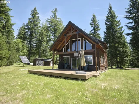 502 Loowit Lane Cougar WA 98616
