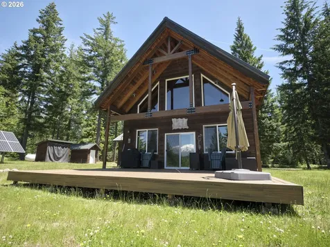 502 Loowit Lane Cougar WA 98616