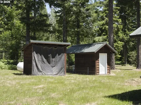 502 Loowit Lane Cougar WA 98616
