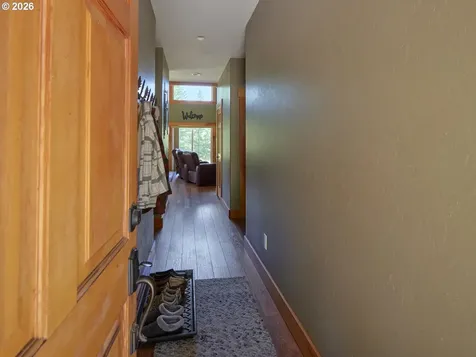 502 Loowit Lane Cougar WA 98616