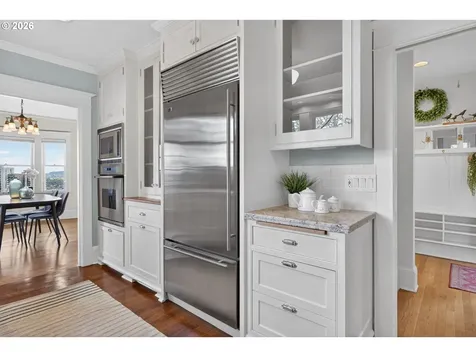 2440 SW Hoffman Avenue Portland OR 97201