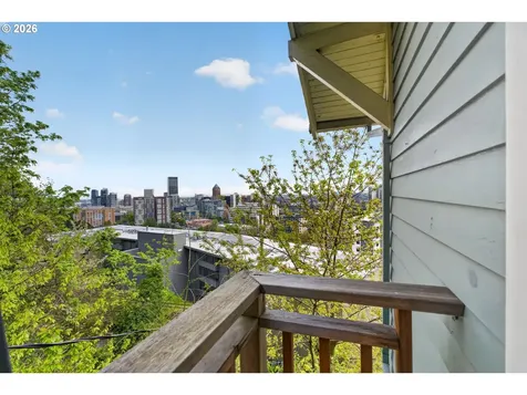 2440 SW Hoffman Avenue Portland OR 97201