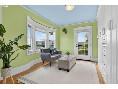 2440 SW Hoffman Avenue Portland OR 97201