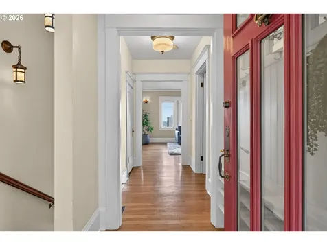 2440 SW Hoffman Avenue Portland OR 97201