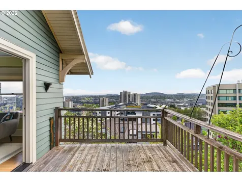 2440 SW Hoffman Avenue Portland OR 97201