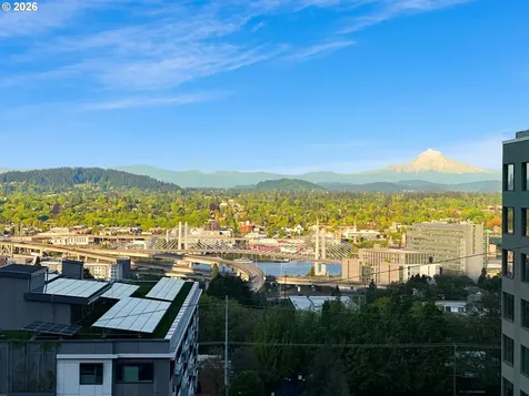 2440 SW Hoffman Avenue Portland OR 97201