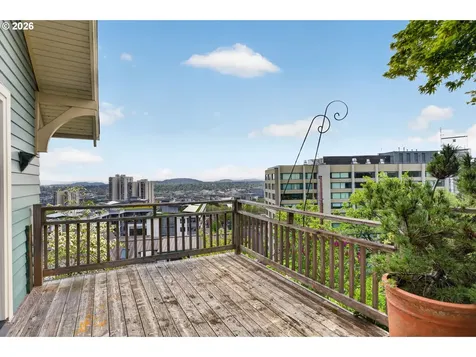 2440 SW Hoffman Avenue Portland OR 97201