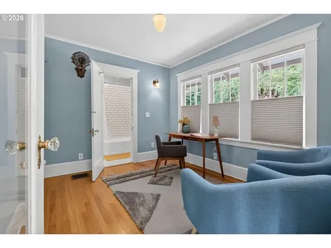 2440 SW Hoffman Avenue Portland OR 97201
