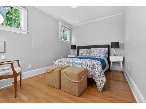 2440 SW Hoffman Avenue Portland OR 97201