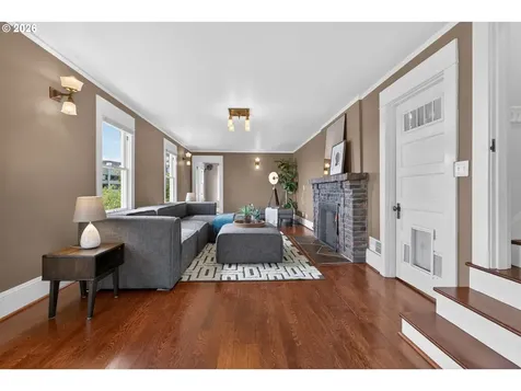2440 SW Hoffman Avenue Portland OR 97201