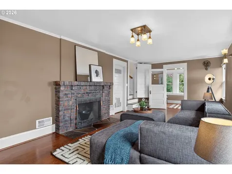 2440 SW Hoffman Avenue Portland OR 97201