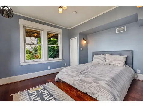 2440 SW Hoffman Avenue Portland OR 97201