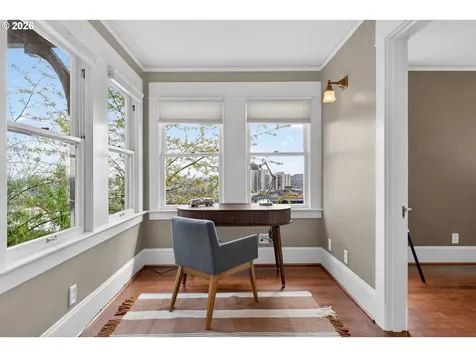 2440 SW Hoffman Avenue Portland OR 97201