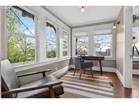 2440 SW Hoffman Avenue Portland OR 97201