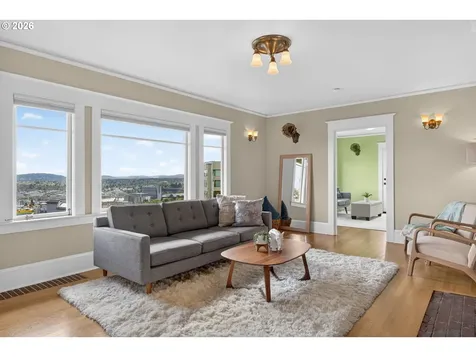 2440 SW Hoffman Avenue Portland OR 97201